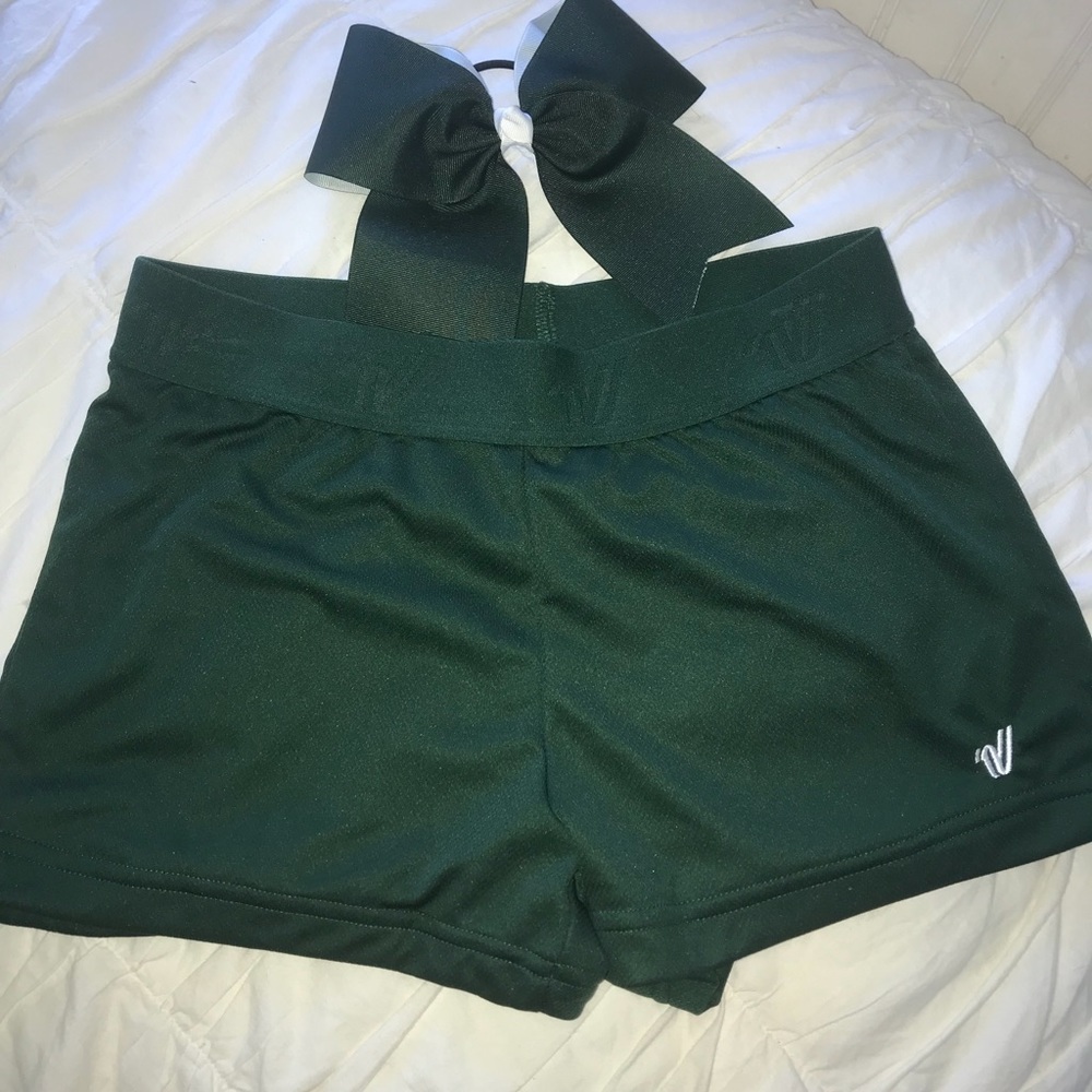 Varsity cheer green shorts and bow set
